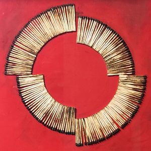 Dessin de Feu sur Table Rouge